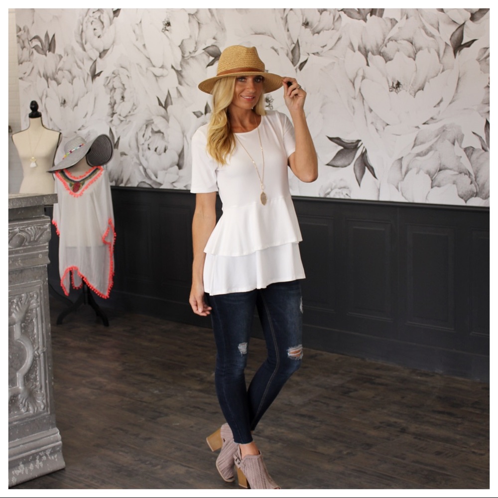 ✨LAST✨Ivory Tiered Peplum Tunic - Picture 2 of 4